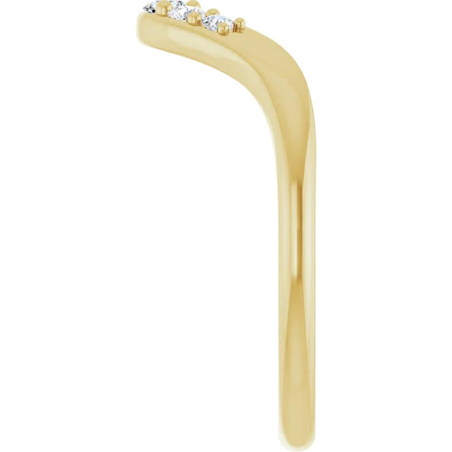 14K Yellow Gold Soft Curve with 1/6 Carat in Diamonds - Size 7