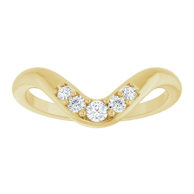 14K Yellow Gold Soft Curve with 1/6 Carat in Diamonds - Size 7